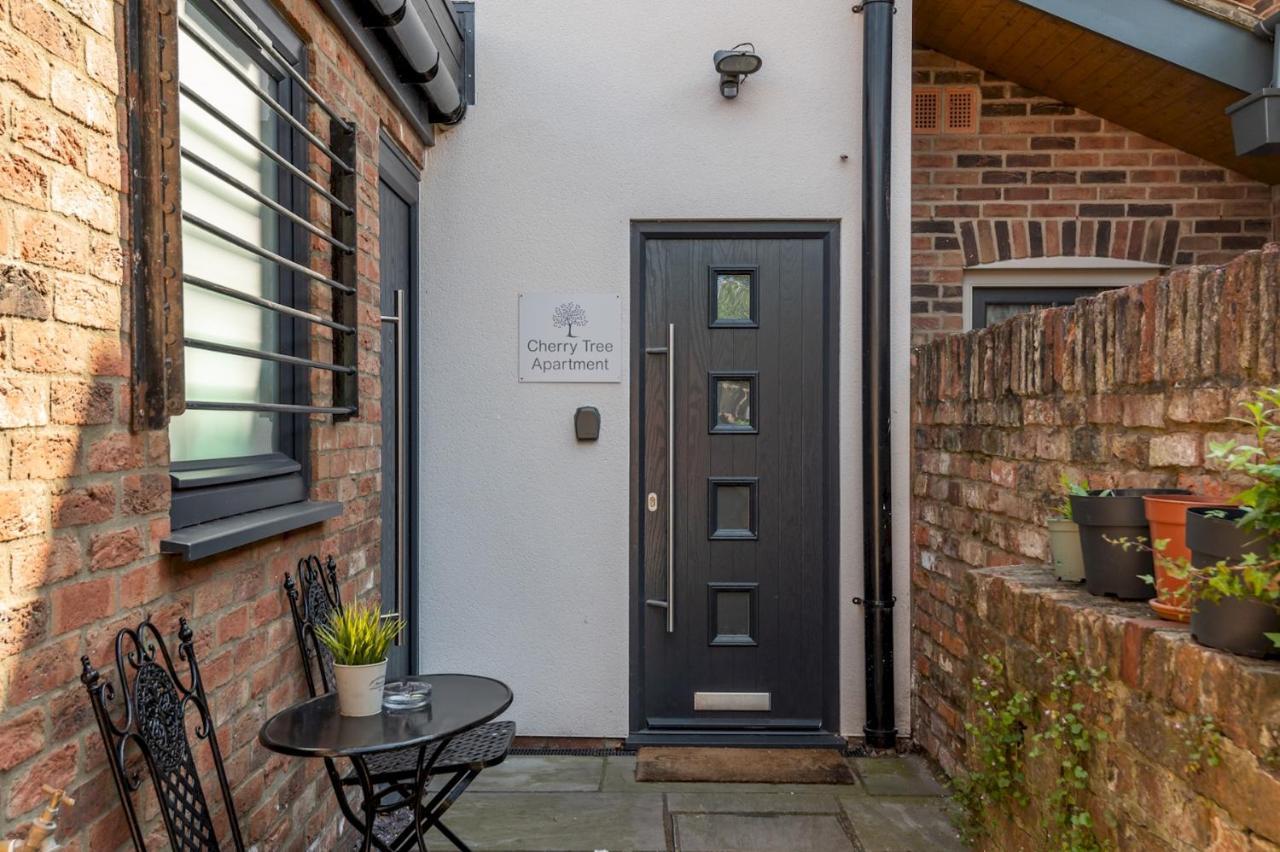 Modern Duplex Apt With 75 Inch Tv I Pass The Keys York Eksteriør bilde