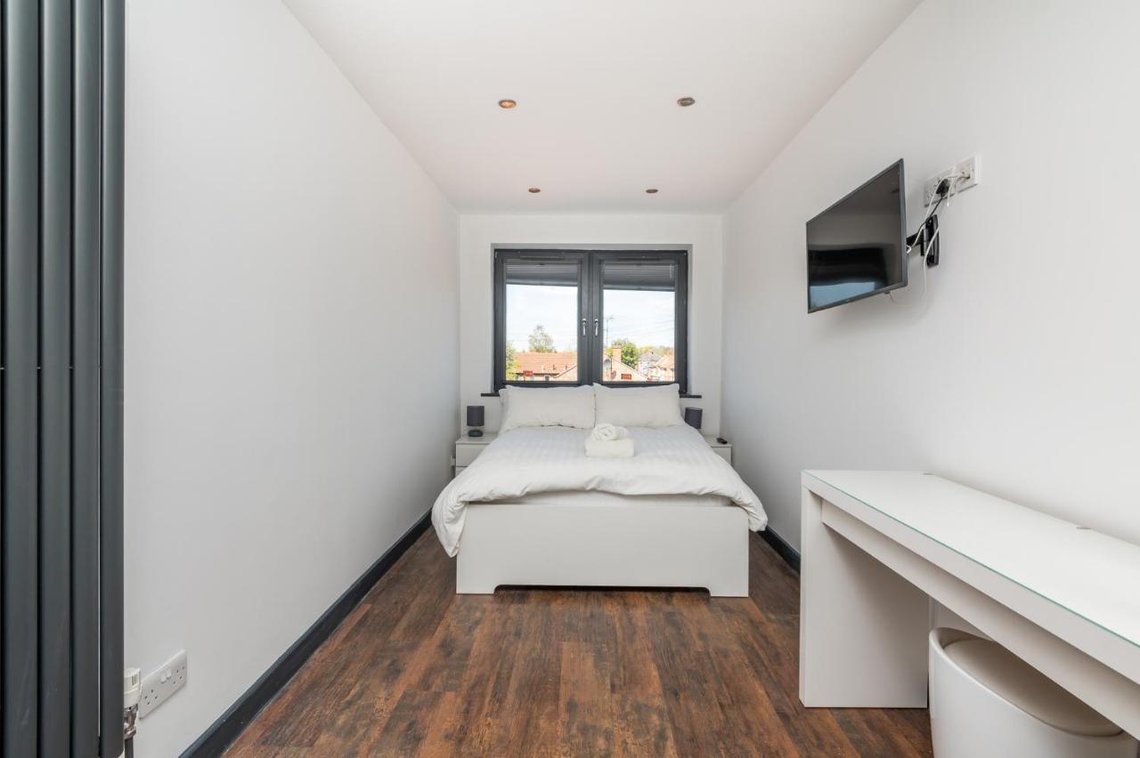Modern Duplex Apt With 75 Inch Tv I Pass The Keys York Eksteriør bilde