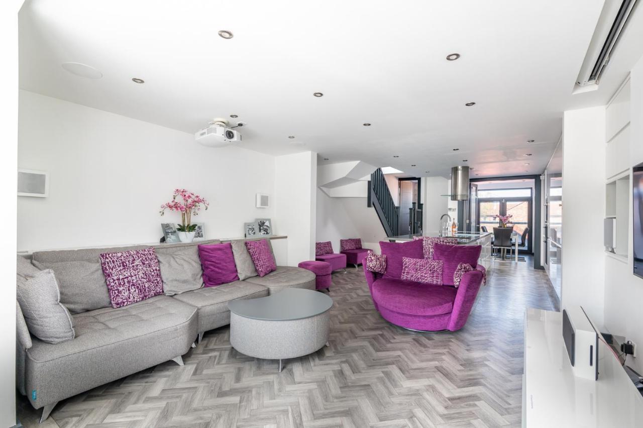 Modern Duplex Apt With 75 Inch Tv I Pass The Keys York Eksteriør bilde